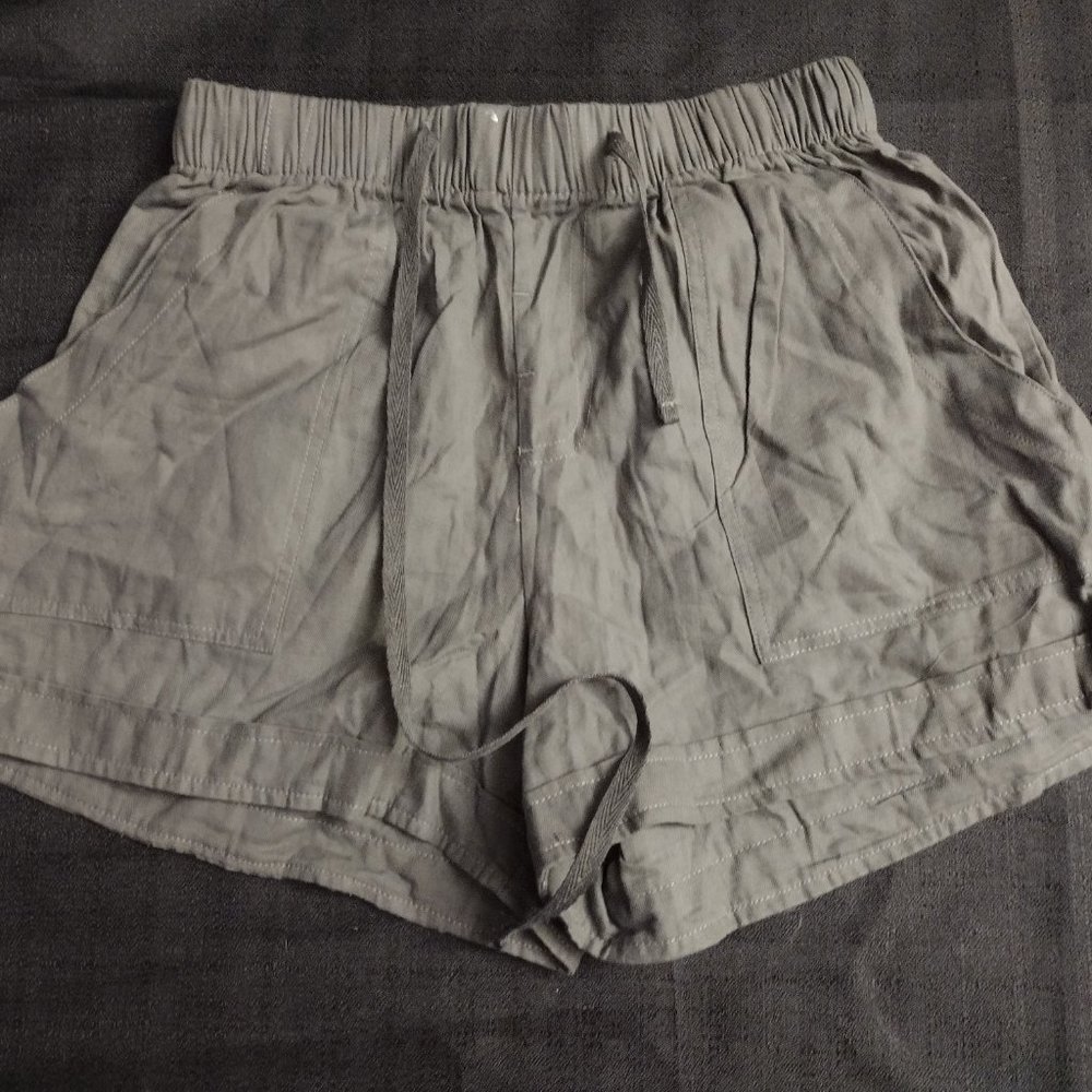 Grey  Stretch Waist Shorts (S)